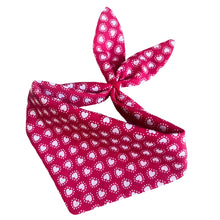 Load image into Gallery viewer, Cat Bandana - Vintage Calico Hearts
