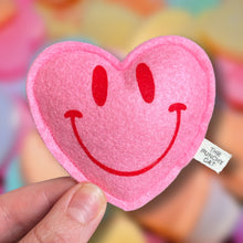 Load image into Gallery viewer, Catnip Smiley Face Heart - Pink
