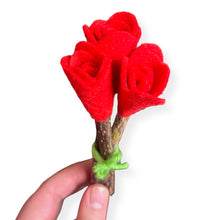 Load image into Gallery viewer, Silvervine Rose Bouquet Cat Toy(3pk)
