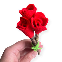 Load image into Gallery viewer, Silvervine Rose Bouquet Cat Toy(3pk)
