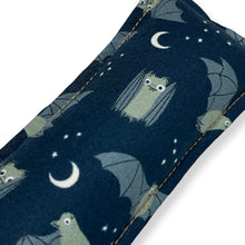 Load image into Gallery viewer, Ratte Catnip Kicker Toy - Teal Bats
